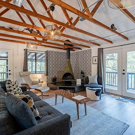 The Pine House - Cozy Mid-Century Modern, Pet-Friendly Villa Exterior photo