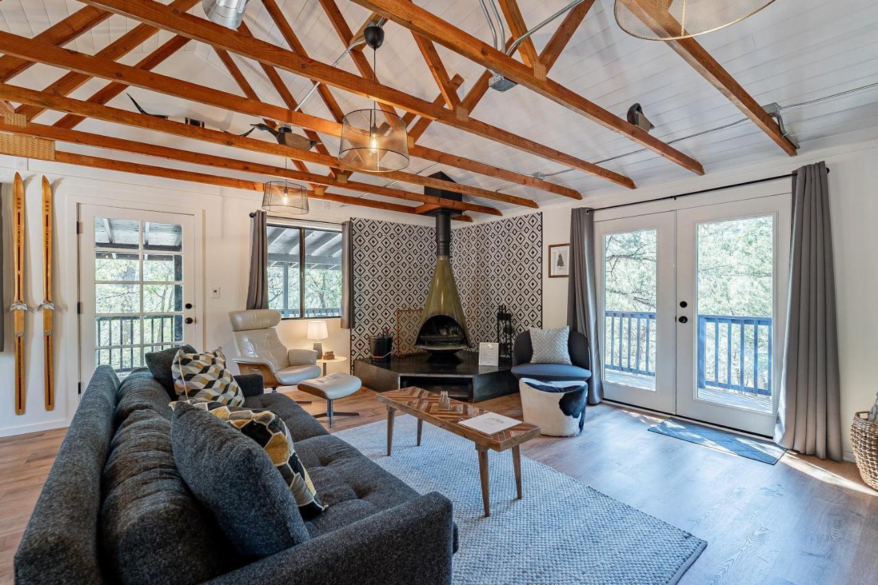 The Pine House - Cozy Mid-Century Modern, Pet-Friendly Villa Exterior photo