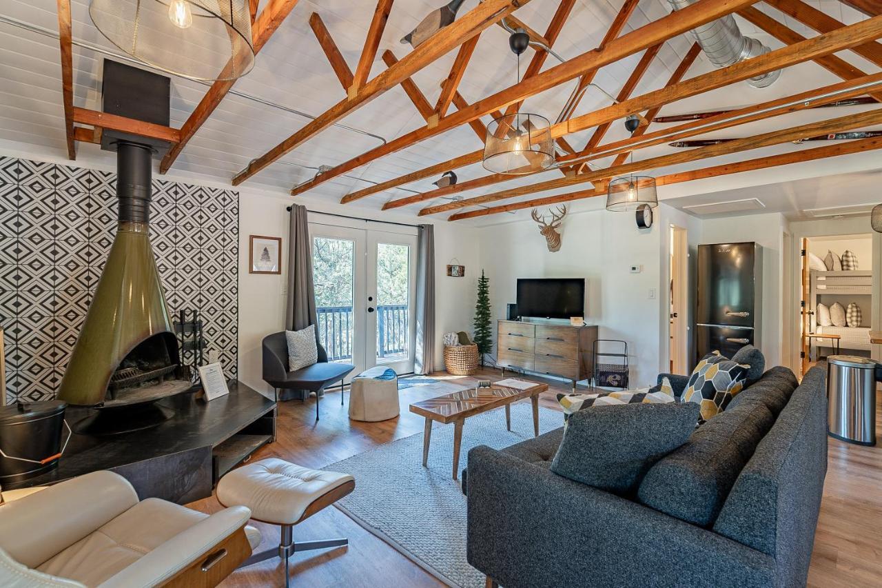 The Pine House - Cozy Mid-Century Modern, Pet-Friendly Villa Exterior photo