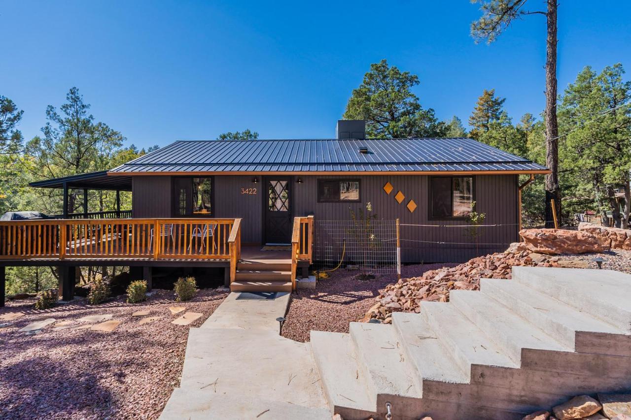 The Pine House - Cozy Mid-Century Modern, Pet-Friendly Villa Exterior photo