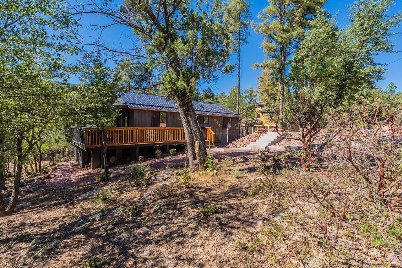 The Pine House - Cozy Mid-Century Modern, Pet-Friendly Villa Exterior photo