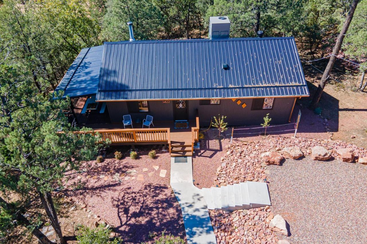 The Pine House - Cozy Mid-Century Modern, Pet-Friendly Villa Exterior photo